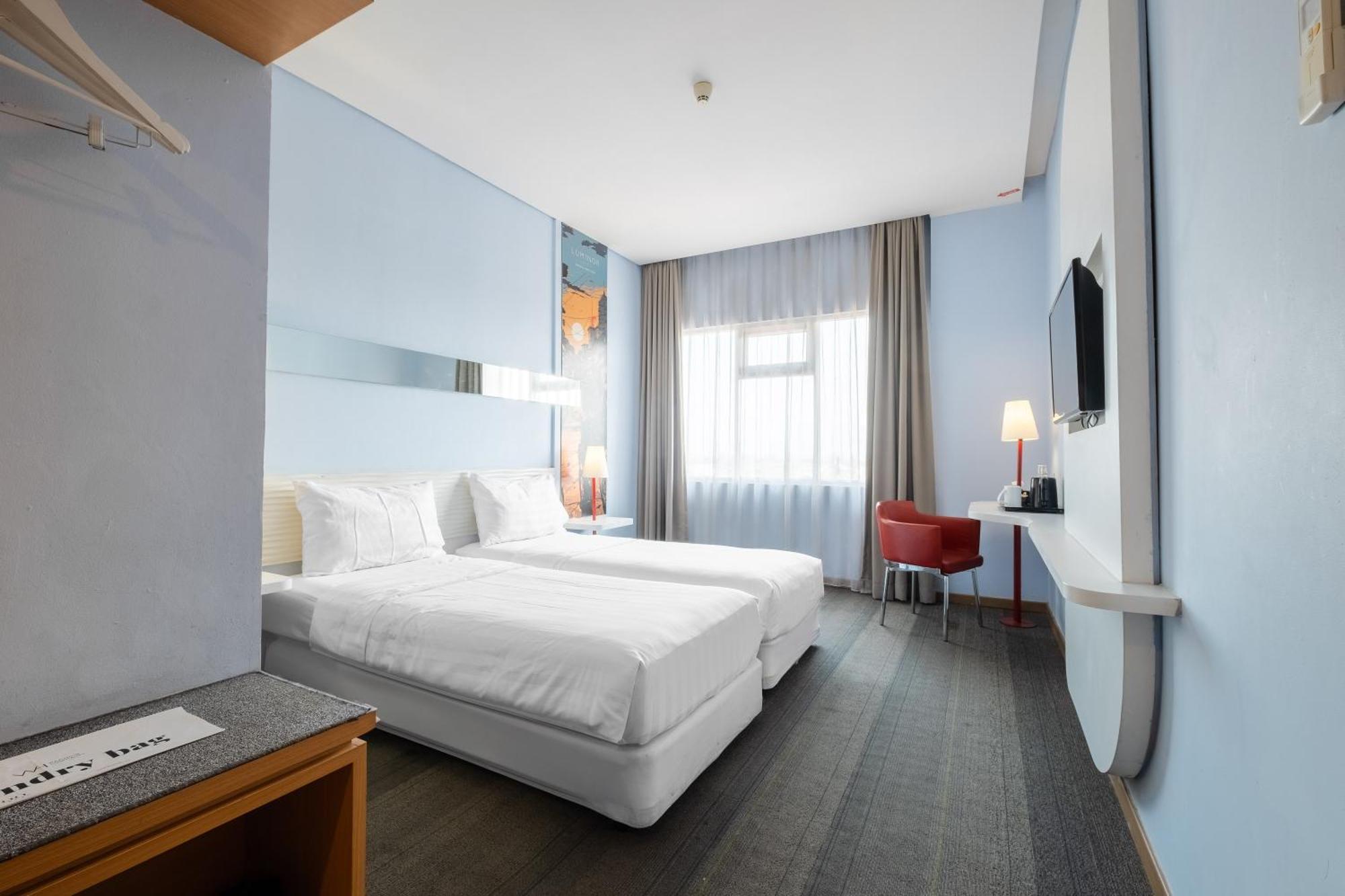 Luminor Hotel Metro Indah - Bandung By Wh Cicadas Экстерьер фото