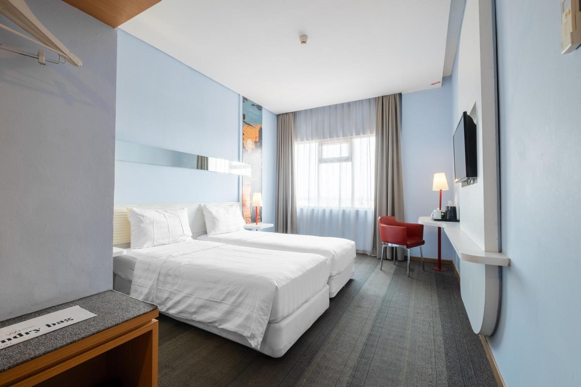 Luminor Hotel Metro Indah - Bandung By Wh Cicadas Экстерьер фото